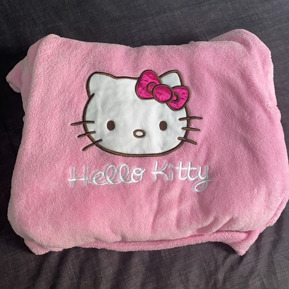 Hello Kitty Other - Hello kitty robe